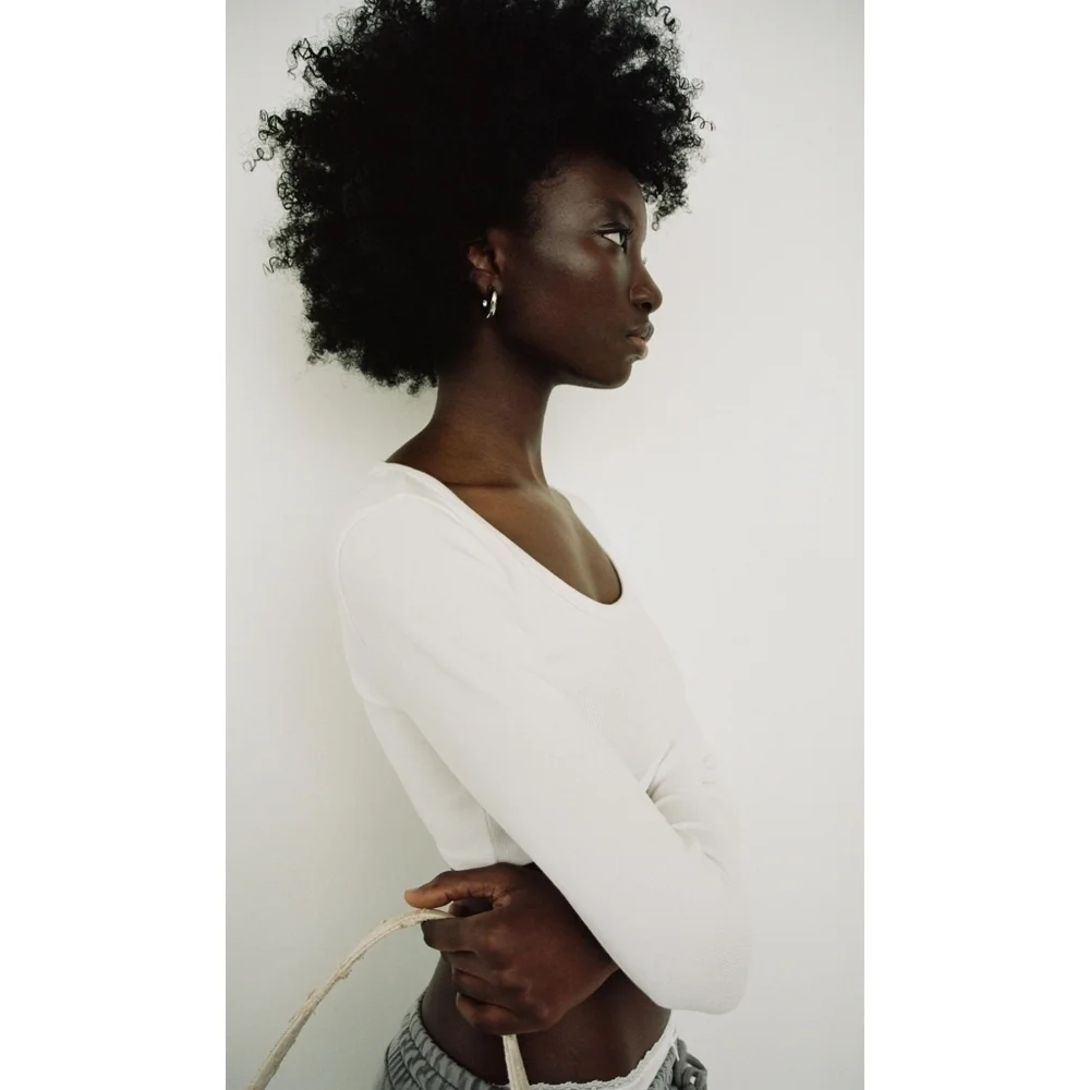 ZARA // white long sleeved cropped slim fit plunge round neck soft stretch top